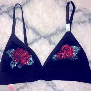 NEW PINK VICTORIA’S SECRET BRALETTE